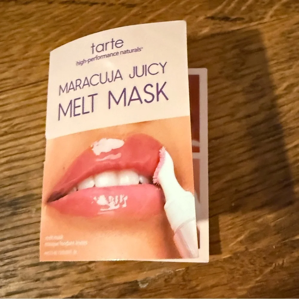 ❤️ 3/$25 TARTE maracuja juicy lip nourishing melt mask in the shade icing